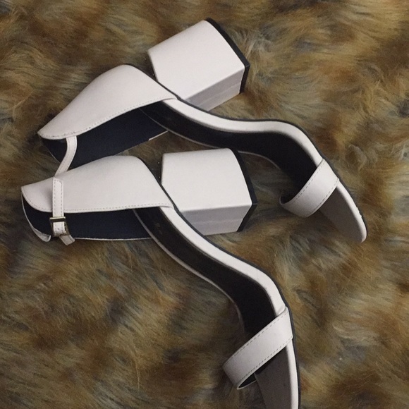 ⏳💎NUDE slit chunky heel sandal - Picture 8 of 8